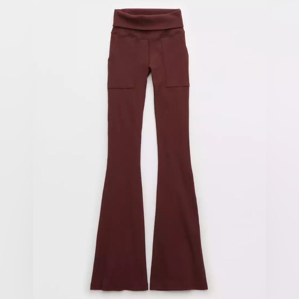 Offline by Aerie ribbed foldable flare leggings with pockets. Size XL, Long.